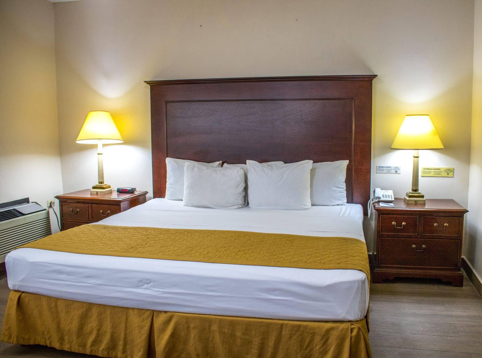 Hotel Plaza Calzada Monterrey Luaran gambar