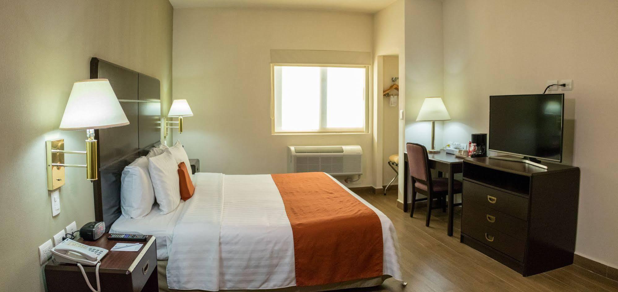 Hotel Plaza Calzada Monterrey Luaran gambar