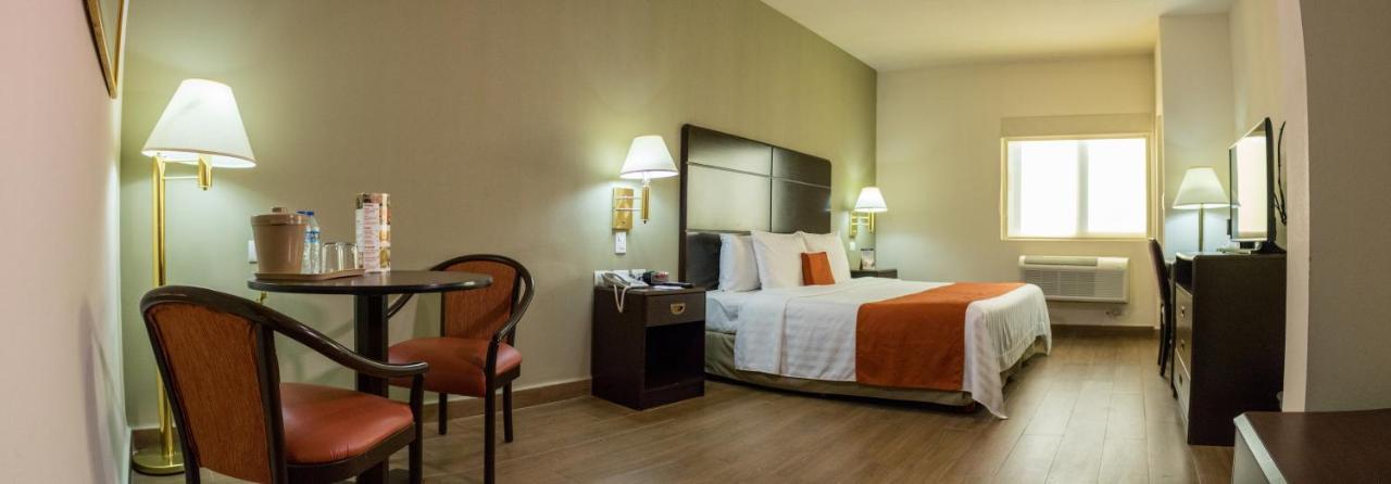 Hotel Plaza Calzada Monterrey Luaran gambar