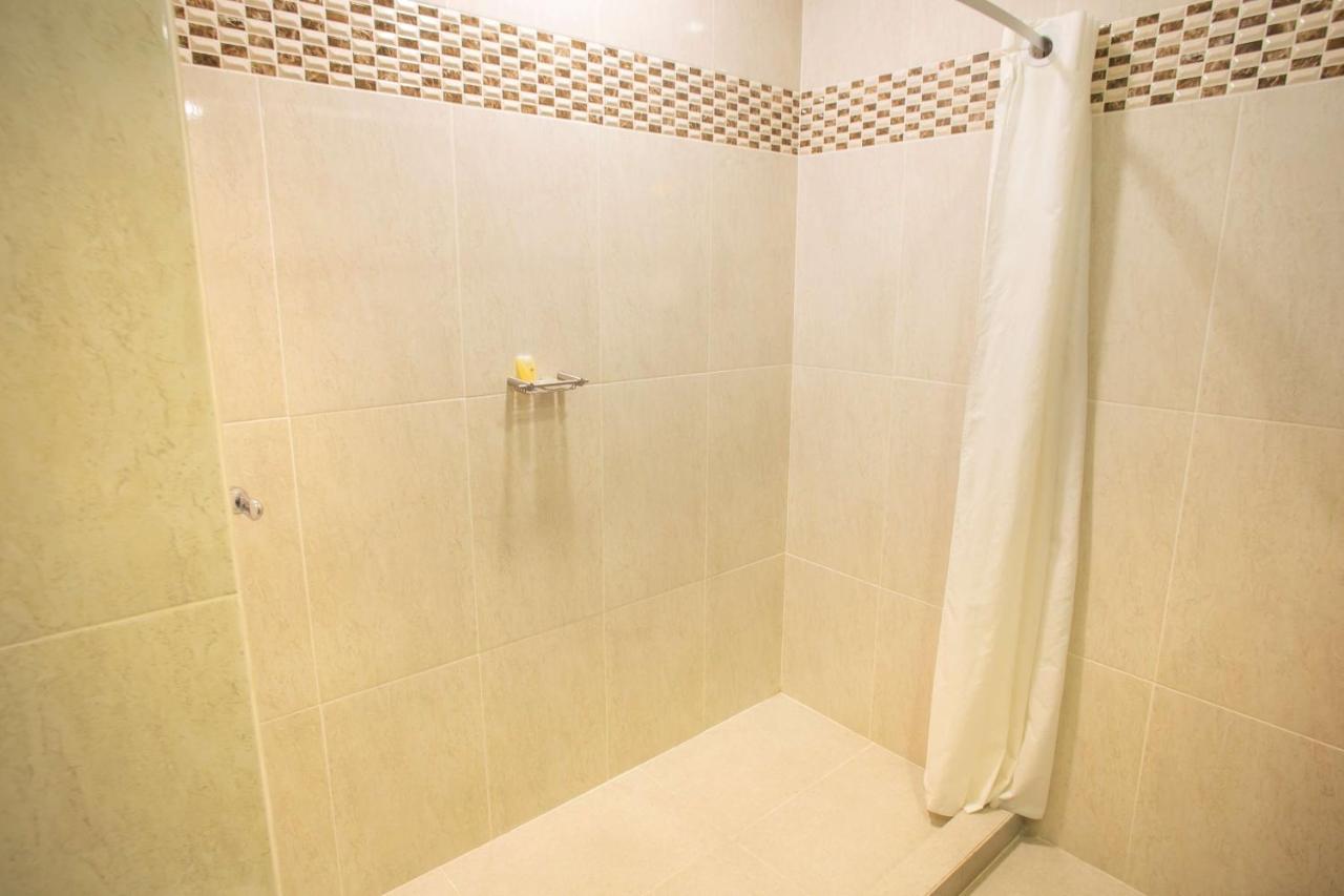 Hotel Plaza Calzada Monterrey Luaran gambar