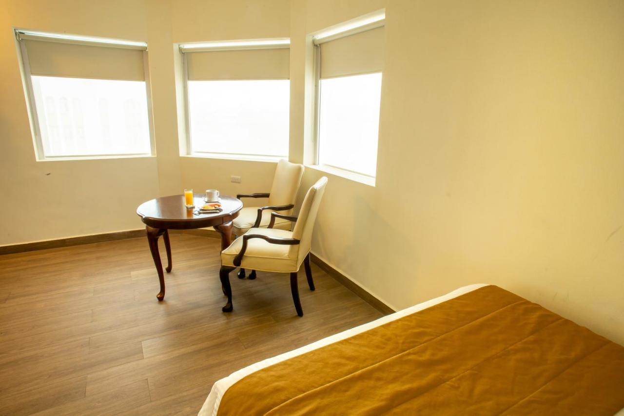 Hotel Plaza Calzada Monterrey Luaran gambar
